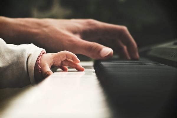 Tocar el piano optimizará tus habilidades con las matemáticas